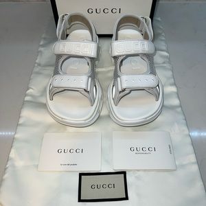 Gucci kids Aguru Trek brand-embellished leather sandals 5-7 years 33